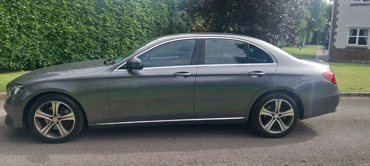 2017 Mercedes-Benz E-Class E220D Avantgarde Auto - Image 4