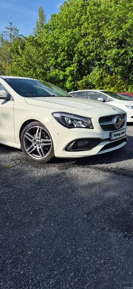 MERCEDES BENZ CLA 180 AMG SPORT - Image 3