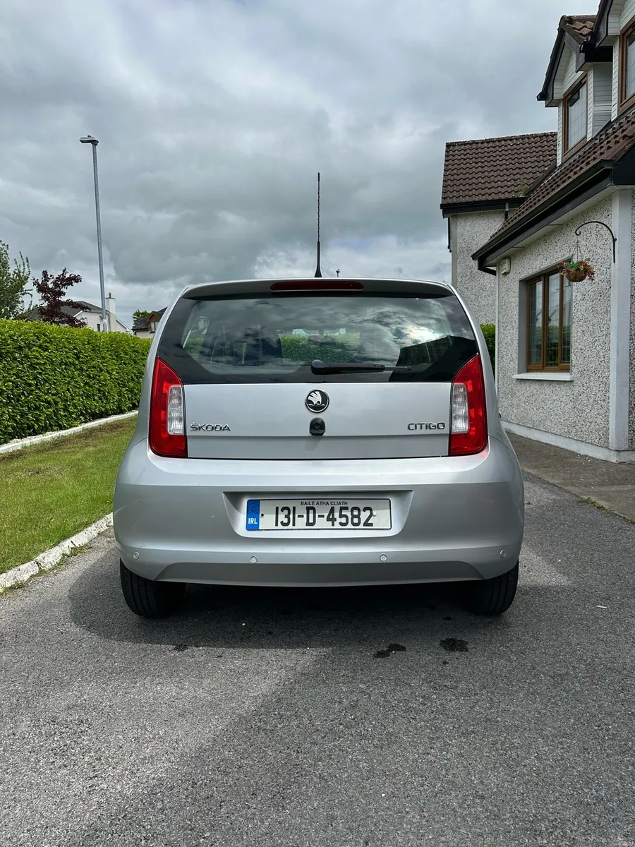 Car - Image 4