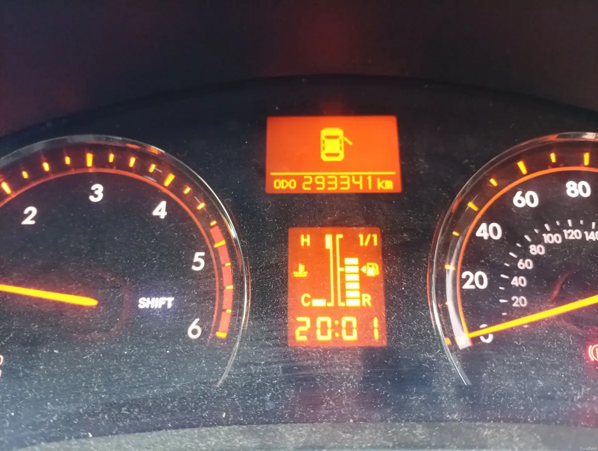 Toyota Avensis 2011 - Image 4