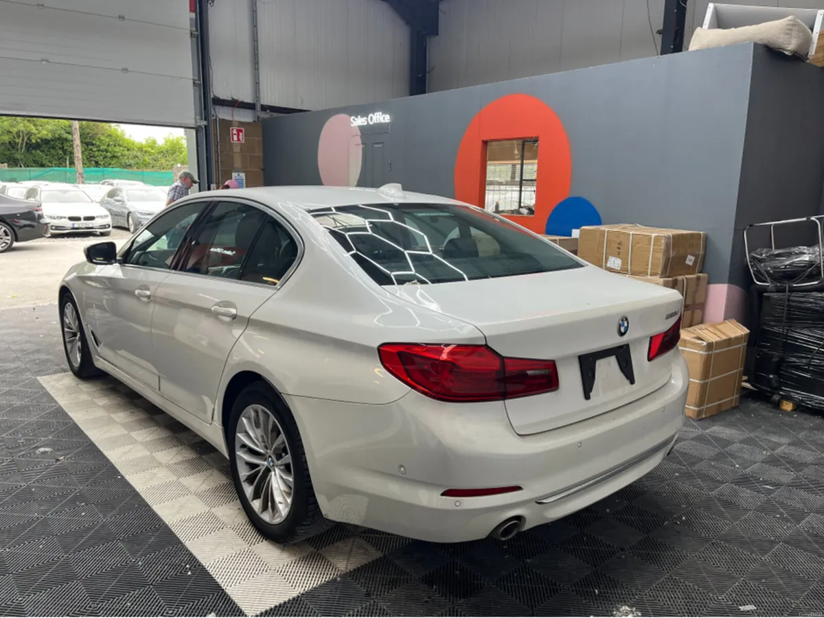 BMW 5-Series 2019 BMW 523D LUXURY 2.0 AUTOMATIC / - Image 3