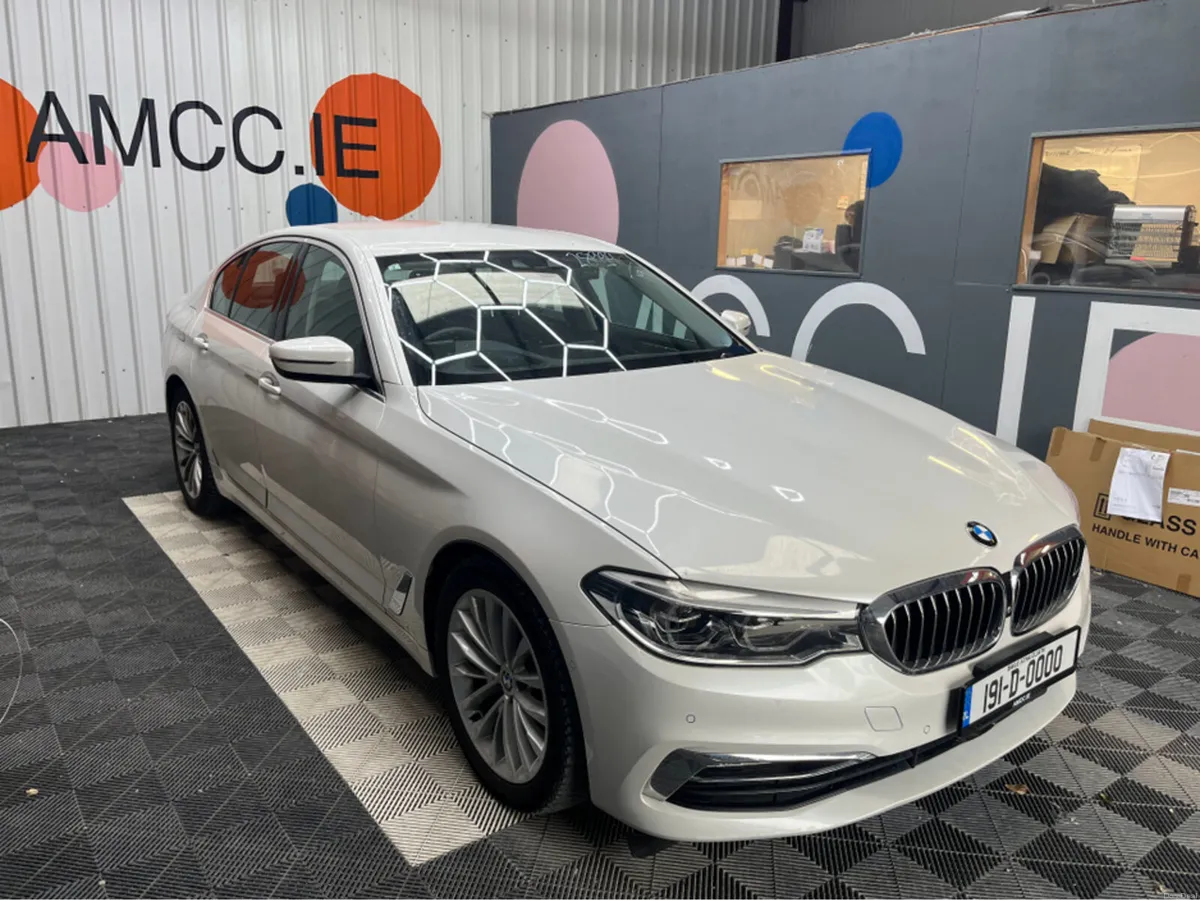 BMW 5-Series 2019 BMW 523D LUXURY 2.0 AUTOMATIC / - Image 1