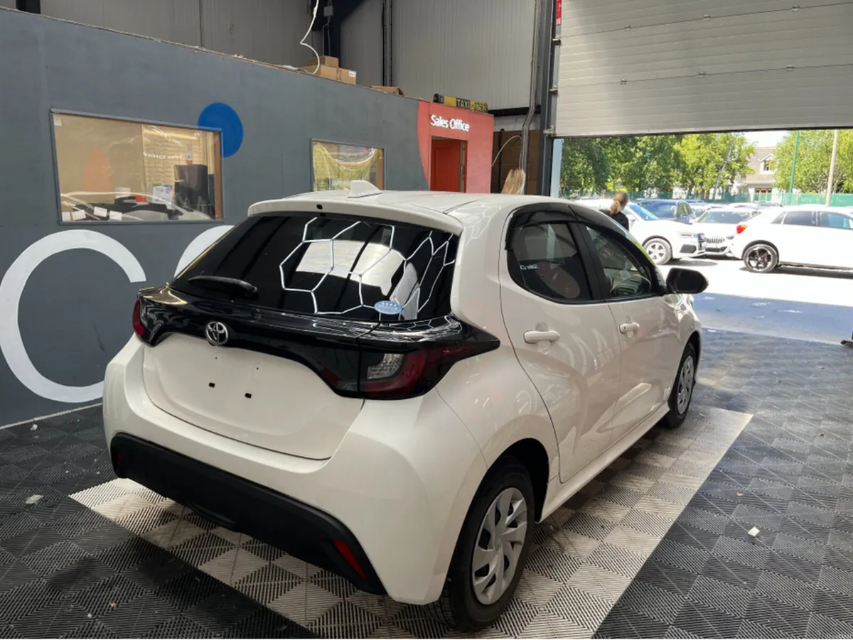 Toyota Yaris 2021 TOYOTA YARIS X 1.0 AUTOMATIC / R - Image 2