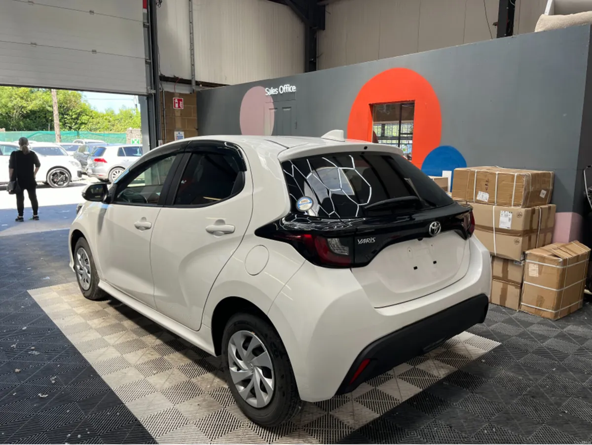 Toyota Yaris 2021 TOYOTA YARIS X 1.0 AUTOMATIC / R - Image 4