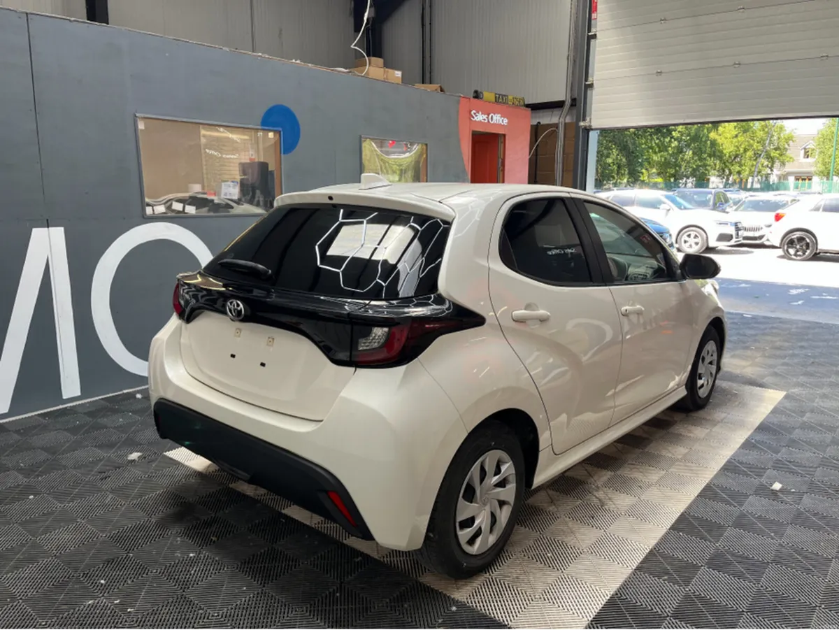 Toyota Yaris 2021 TOYOTA YARIS X 1.0 AUTOMATIC / R - Image 2