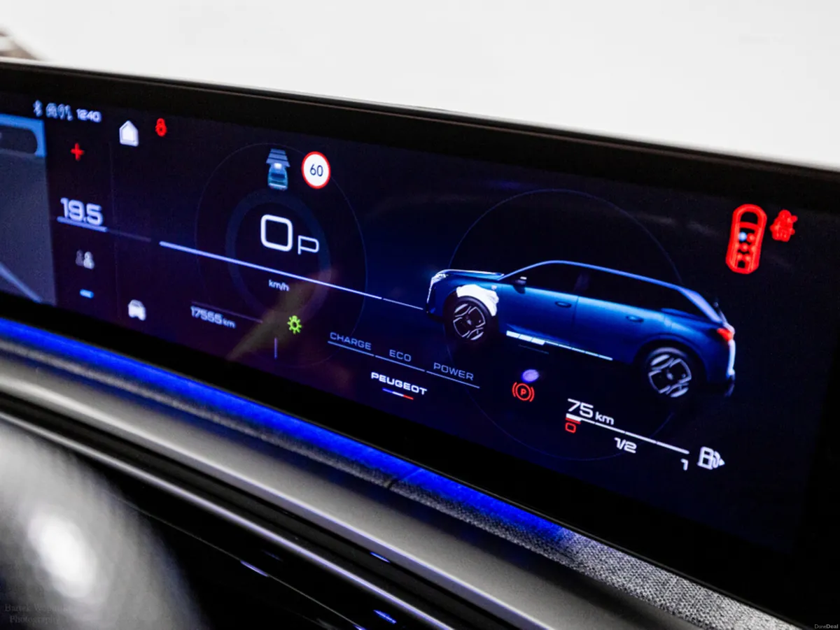 Peugeot 5008 GT Hybrid Auto 145HP - 7 Seats - Image 4