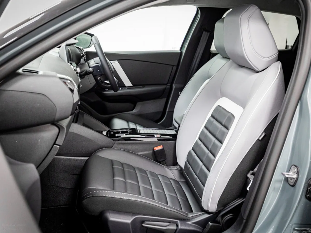 Citroen C4 ë-Max 54kWh 156HP - Image 5