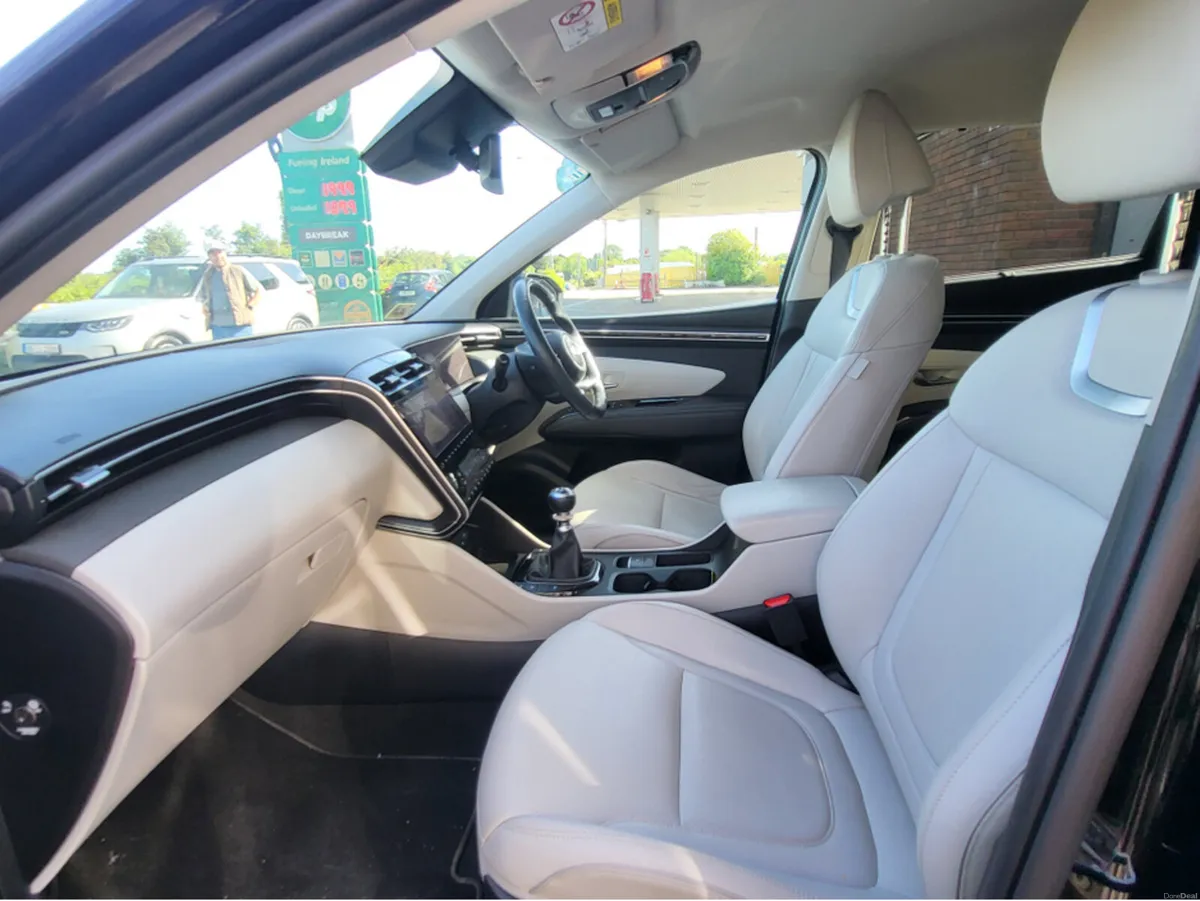 Hyundai Tucson IX35 EXECUTIVE PLUS 5DR - Image 2