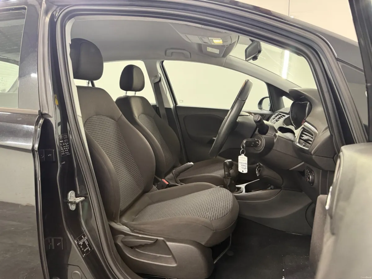 Opel Corsa **MULTIPLE SERVICE HISTORY **CITY DRIVE - Image 6