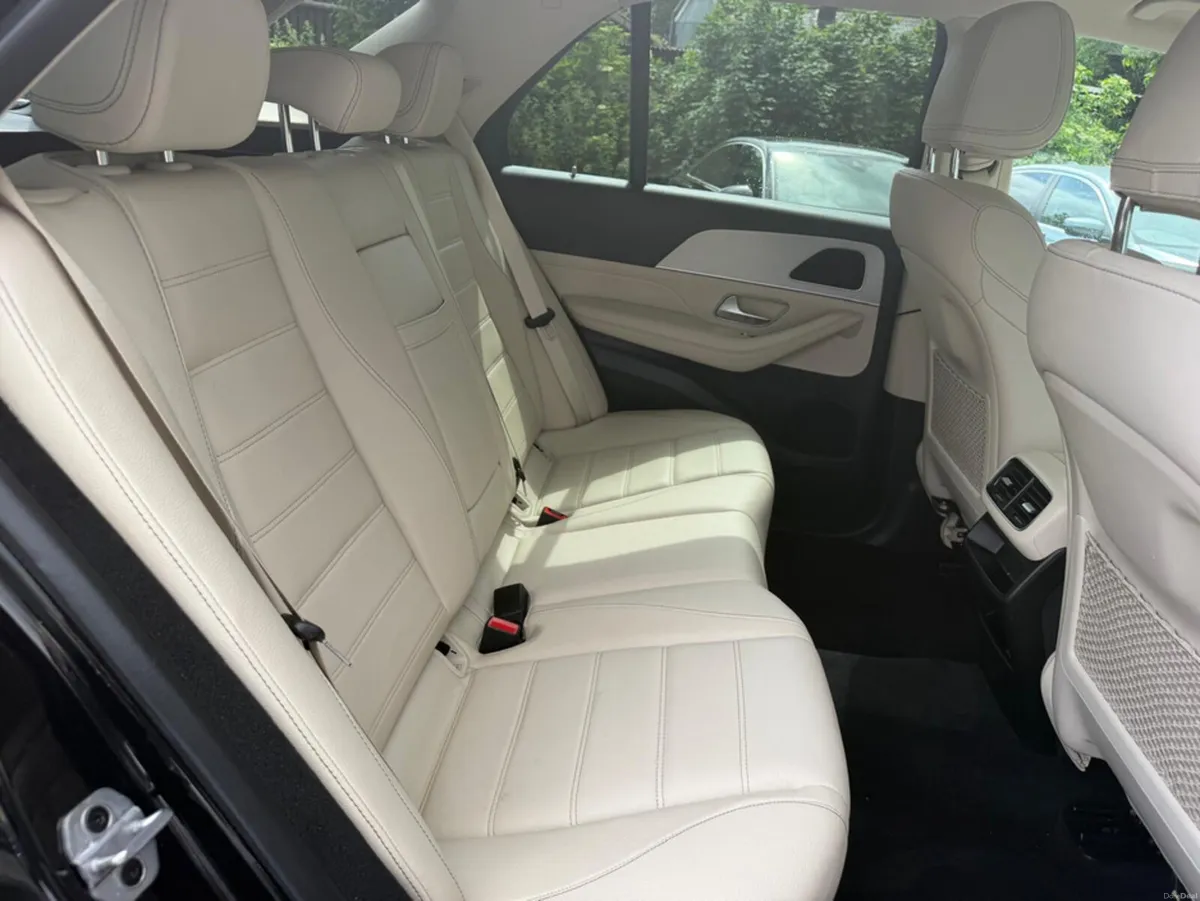 Mercedes-Benz GLE 300 D 4MATIC 5 5DR A AUTO - Image 5