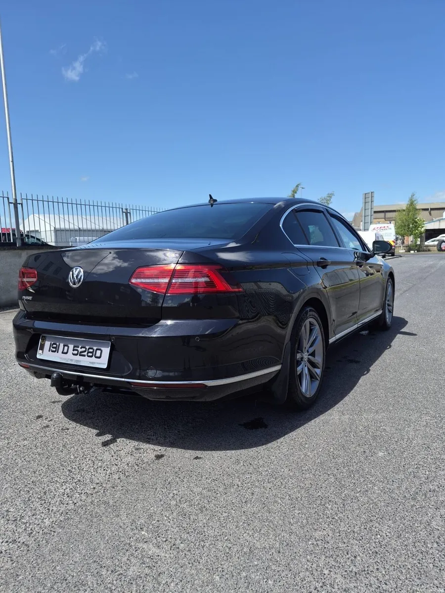 Volkswagen Passat - Image 3