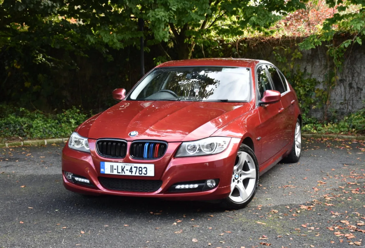 BMW 3-Series 318d Exclusive 140HP Manual - Image 2