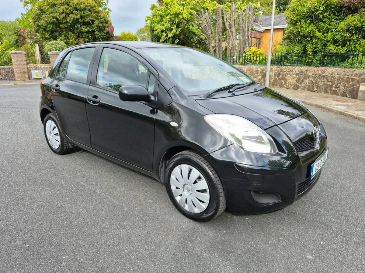 TOYOTA YARIS**ONLY 26,000mls**NEW NCT**LIKE NEW** - Image 2