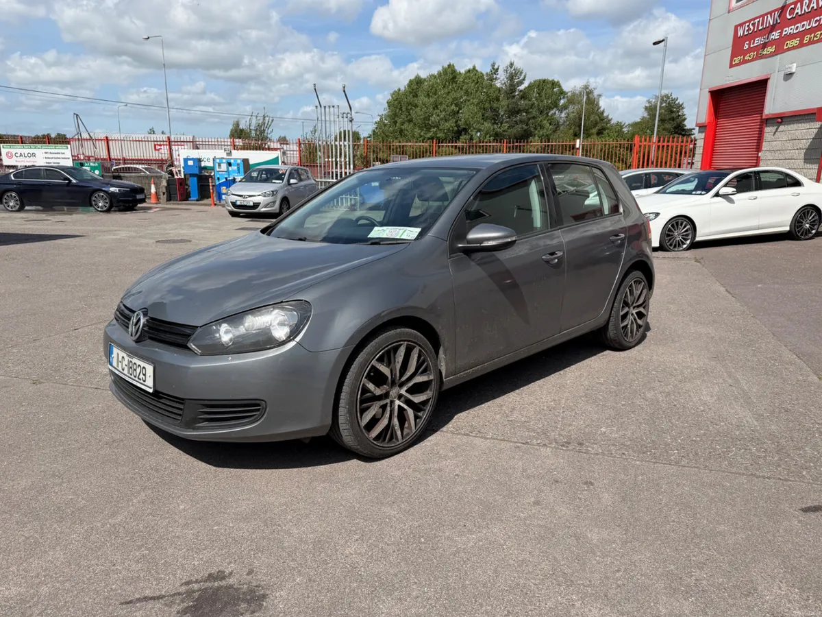 2011 Volkswagen Golf - Image 3