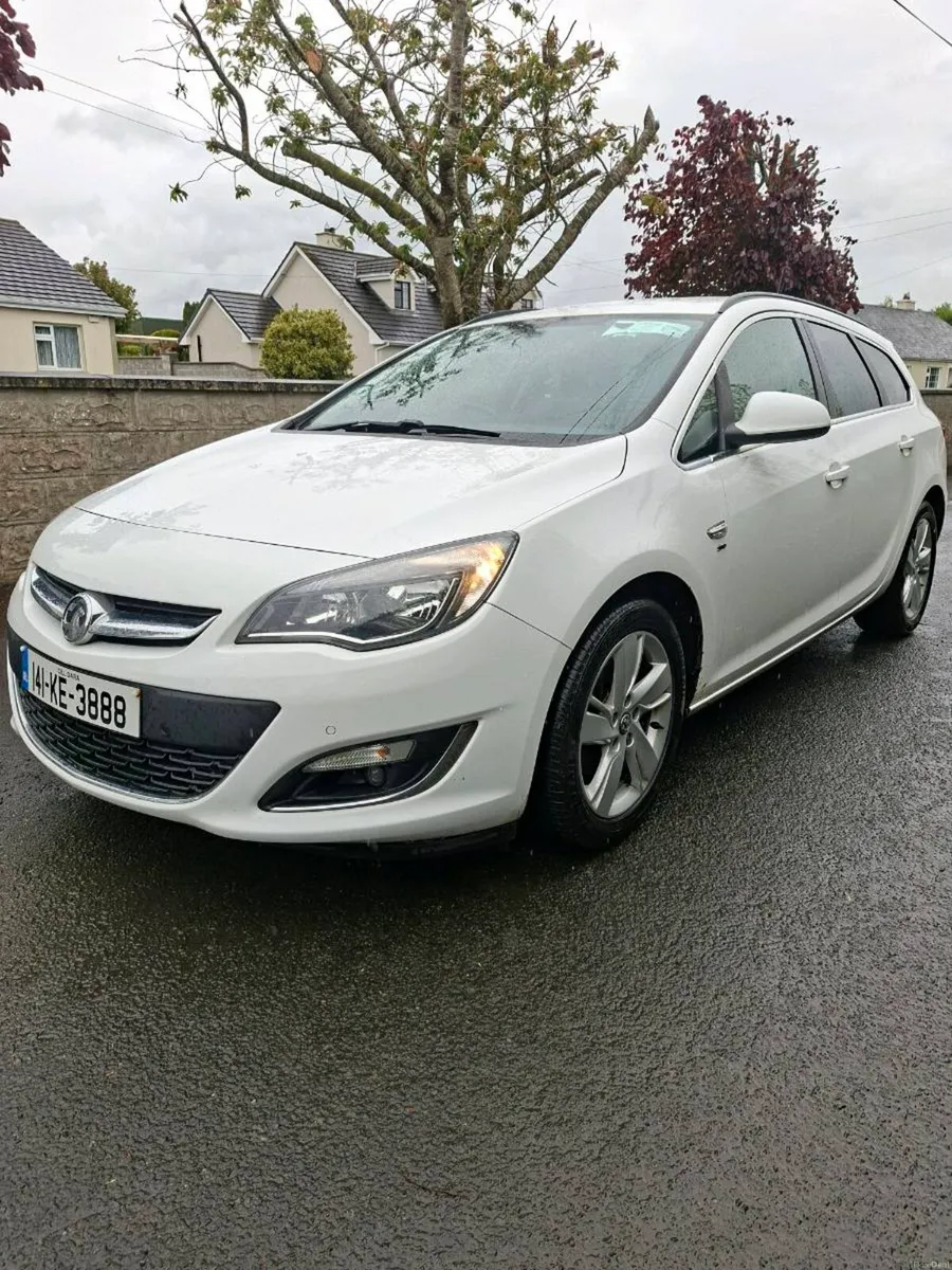 OPEL ASTRA ESTATE SRI 2014 NEW NCT ONLY 150KM - Image 2