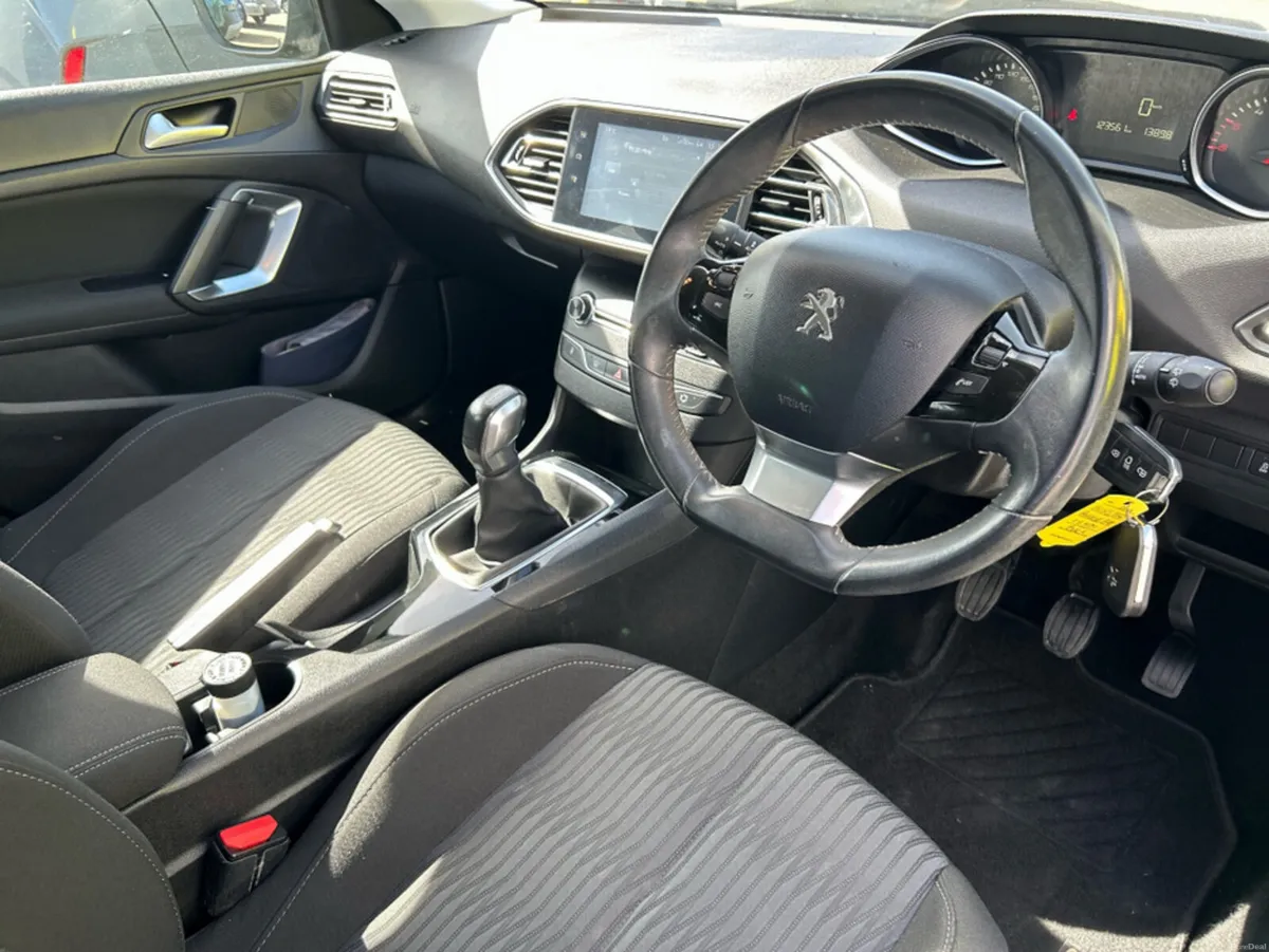 Peugeot 308 ACTIVE 1.6 BLUE HDI 100 4DR - Image 6