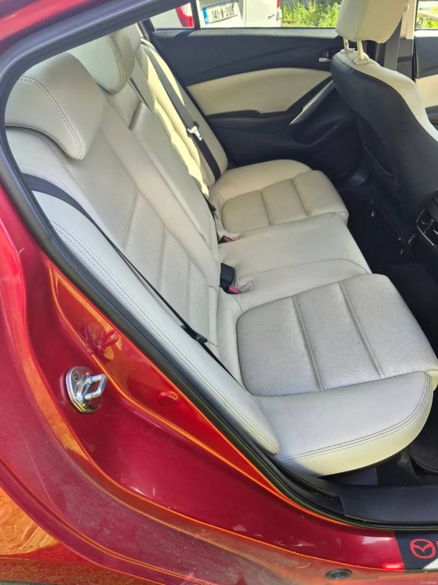 Car - Image 4