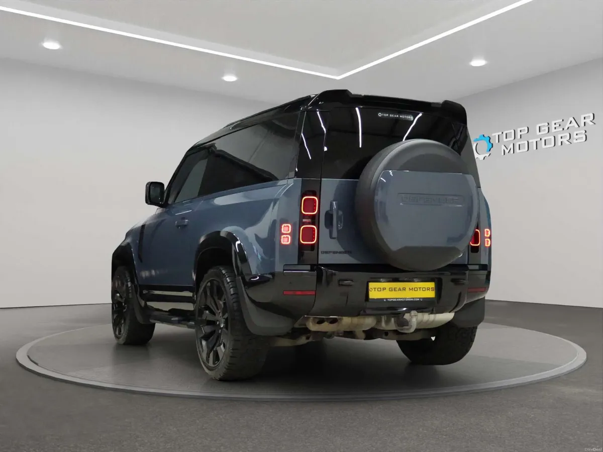 Land Rover Defender 2022 - Image 4