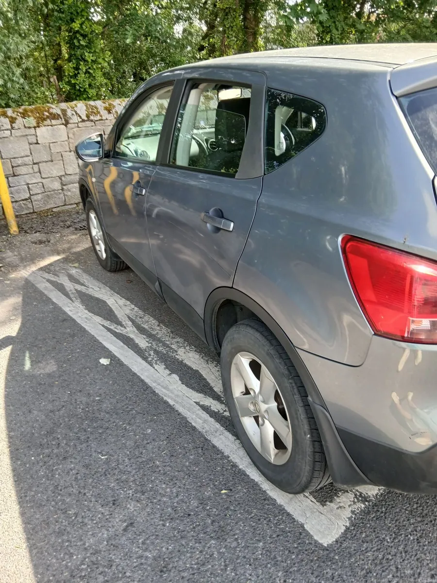 Nissan qashqai low km  negotiable!!! - Image 4