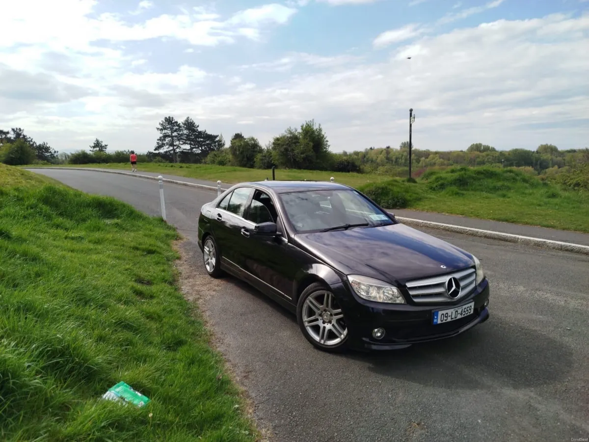 Mercedes-Benz C-Class 2009 - Image 2