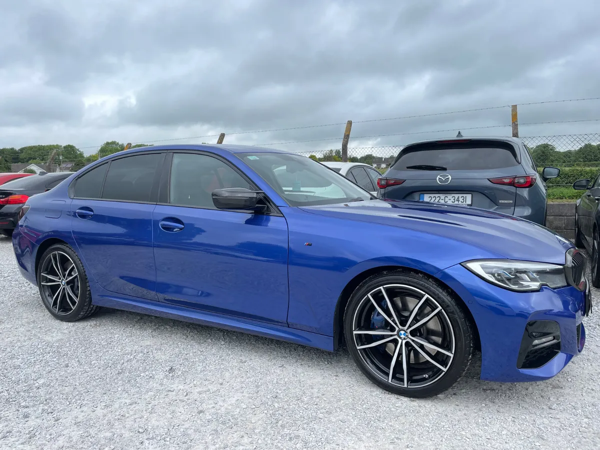 BMW 330i - Image 1