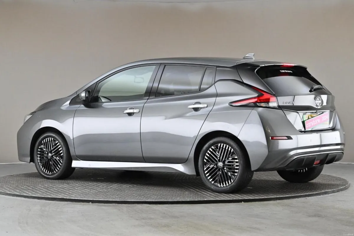 Nissan Leaf EV TEKNA 40KWH **FULL LEATHER**360 PAN - Image 6