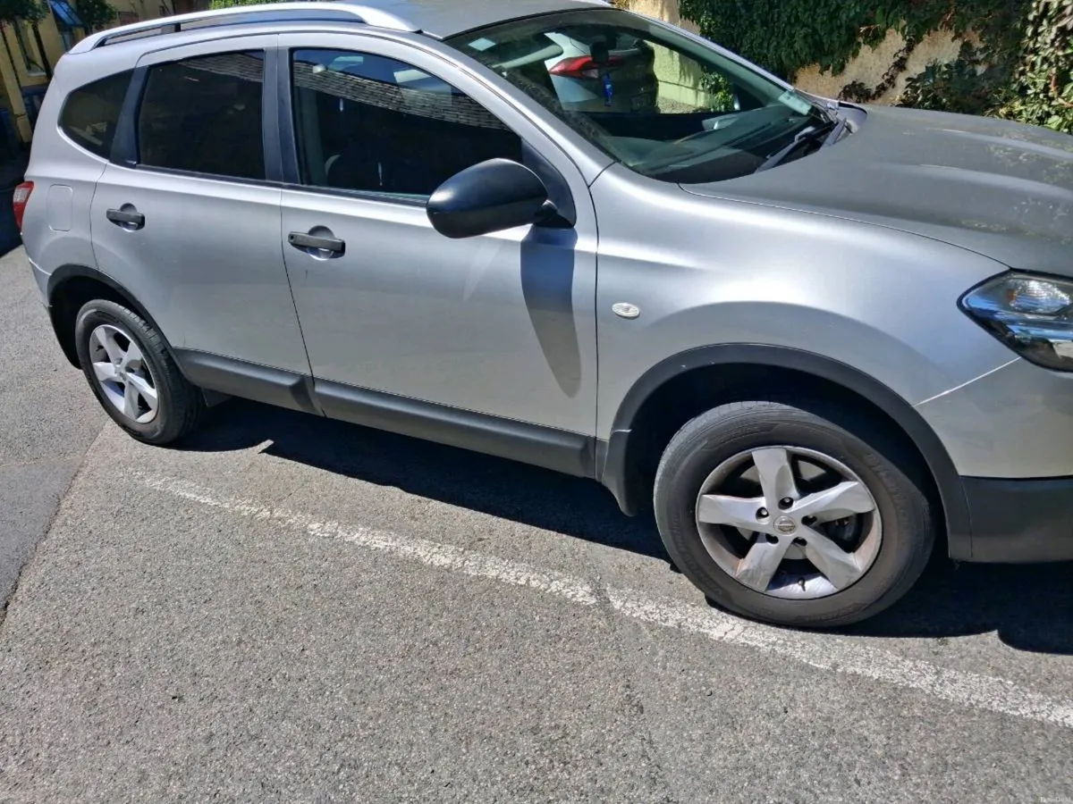 Car - Image 2
