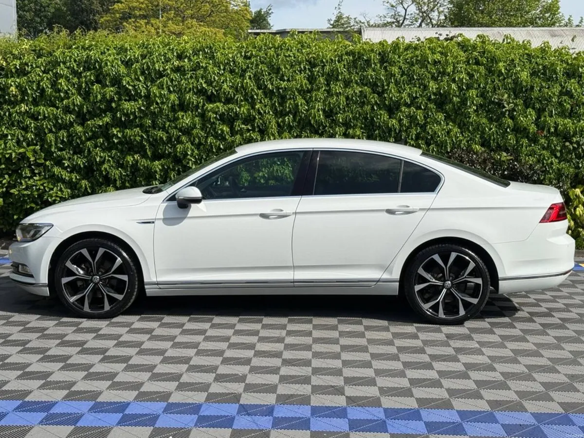 Volkswagen Passat HIGHLINE R-LINE PACK 2.0 TDI AUT - Image 3