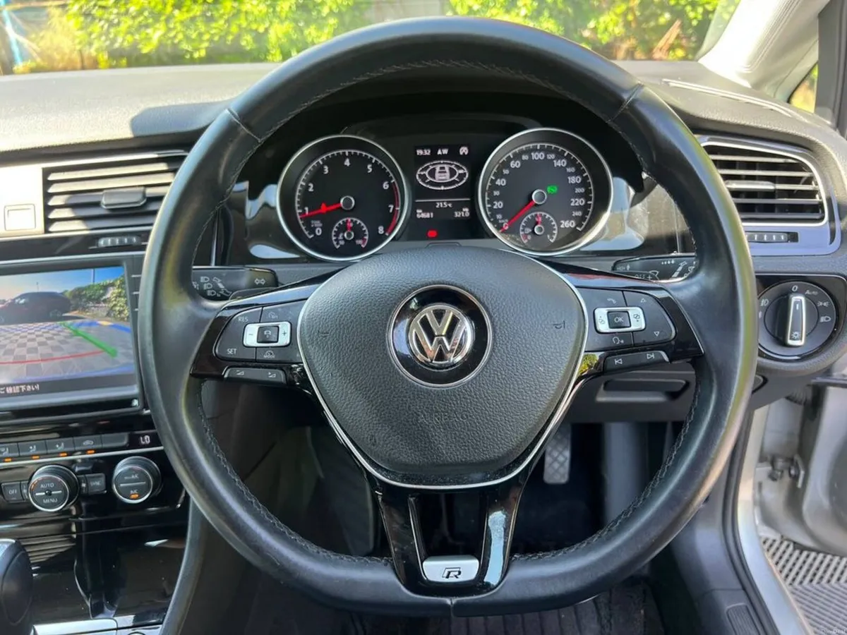 Volkswagen Golf HIGHLINE R-LINE PACK 1.4 TSI AUTO - Image 4