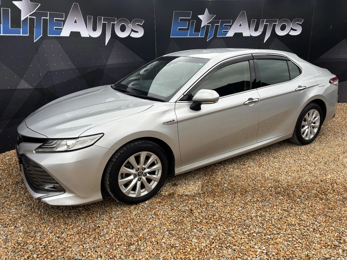 Toyota Camry 2.5 Self Charging Hybrid 2017 low kms - Image 2
