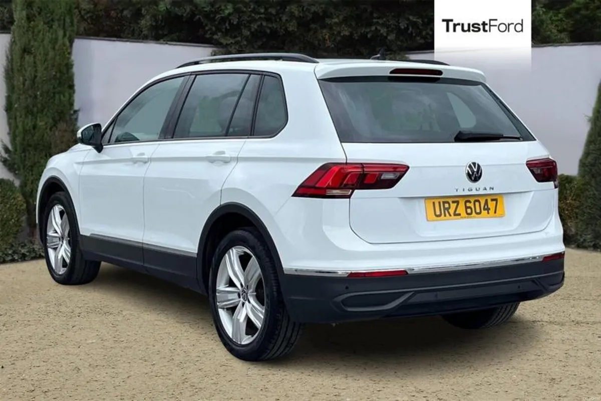 Volkswagen Tiguan Life - Image 2