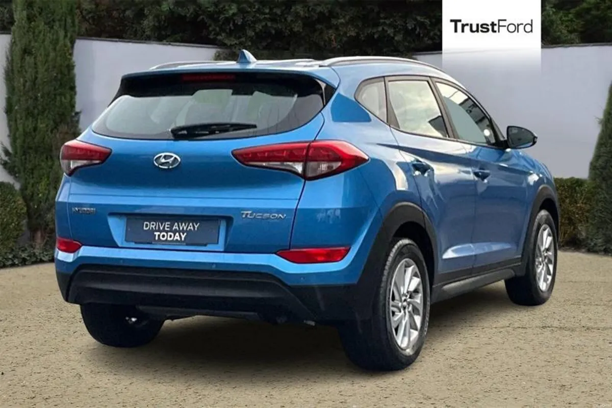 Hyundai Tucson SE - Image 4