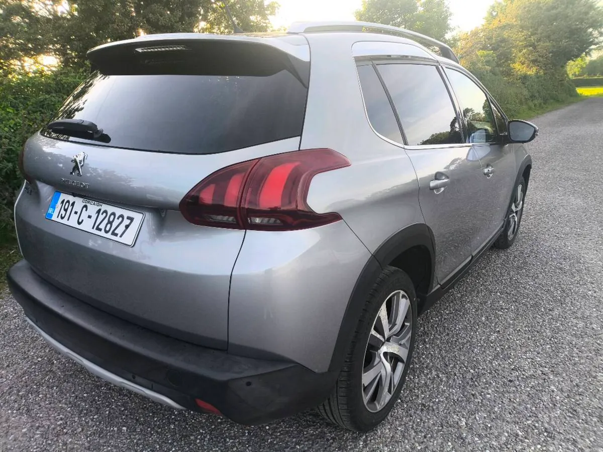 Peugeot 2008 Allure Premium 130BHP 6 Speed - Image 4