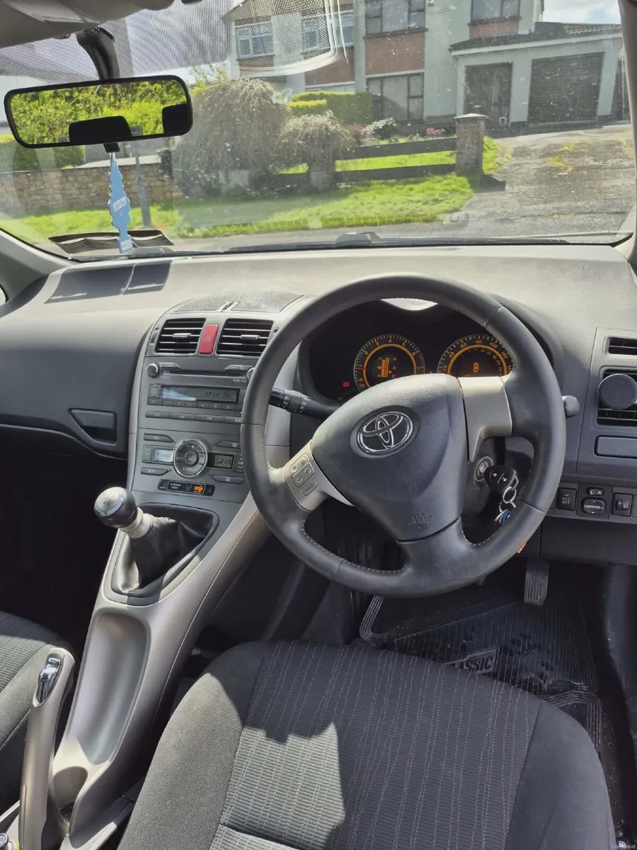 Toyota Auris 2010 - Image 4