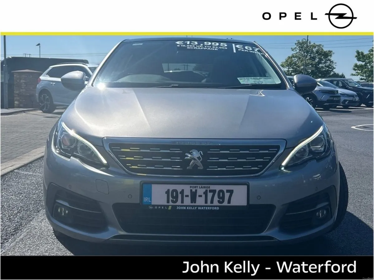 Peugeot 308 1.6 HDi 100bhp Allure - Image 2