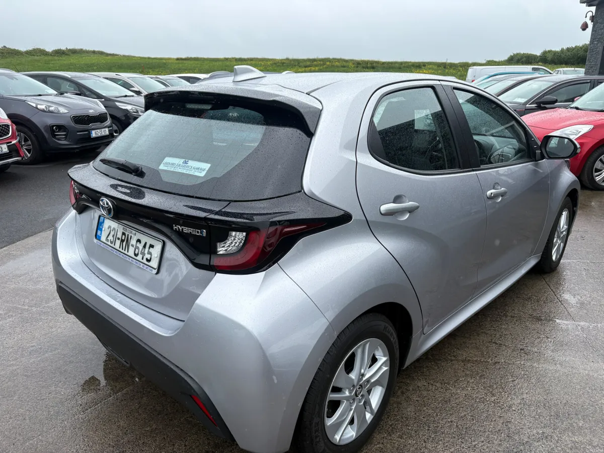 Toyota Yaris 2023 - Image 3