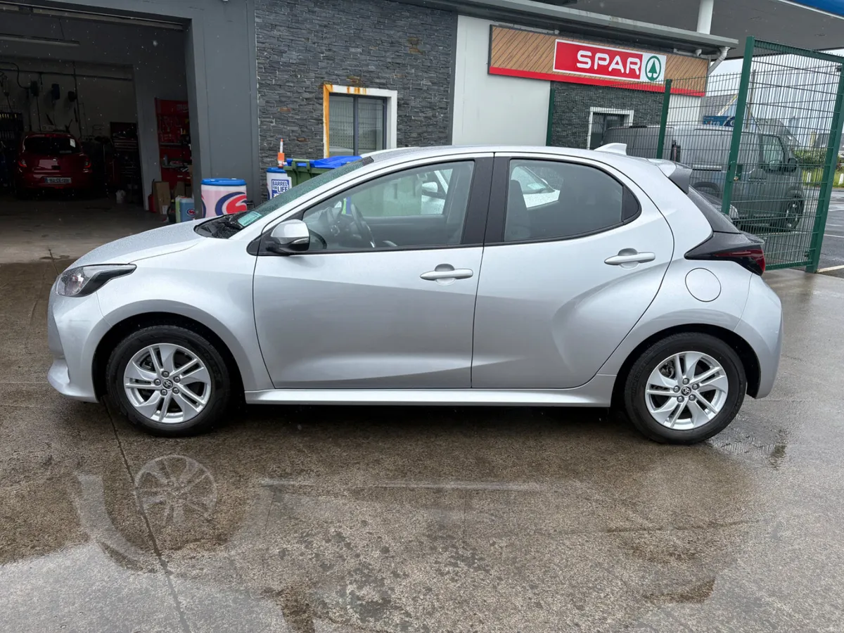 Toyota Yaris 2023 - Image 4