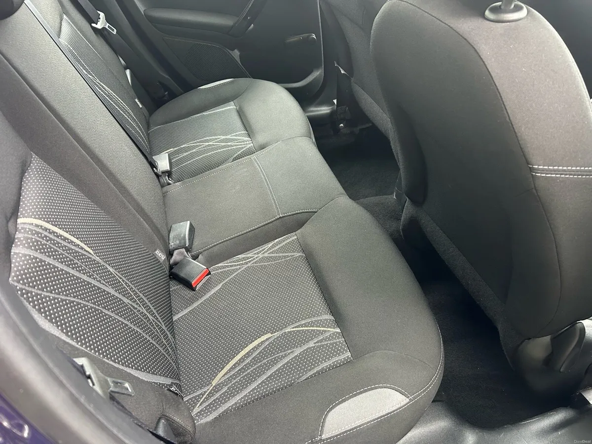 Peugeot 208 2015 - Image 5
