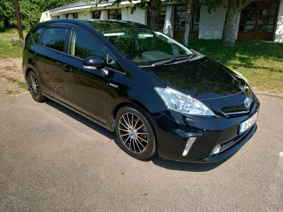 Toyota Prius Alpha 5 SEATER - Image 2