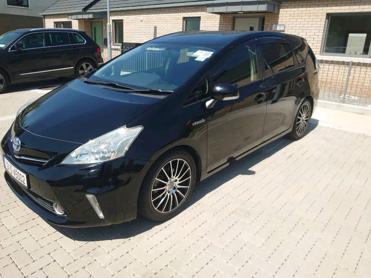 Toyota Prius Alpha 5 SEATER - Image 1