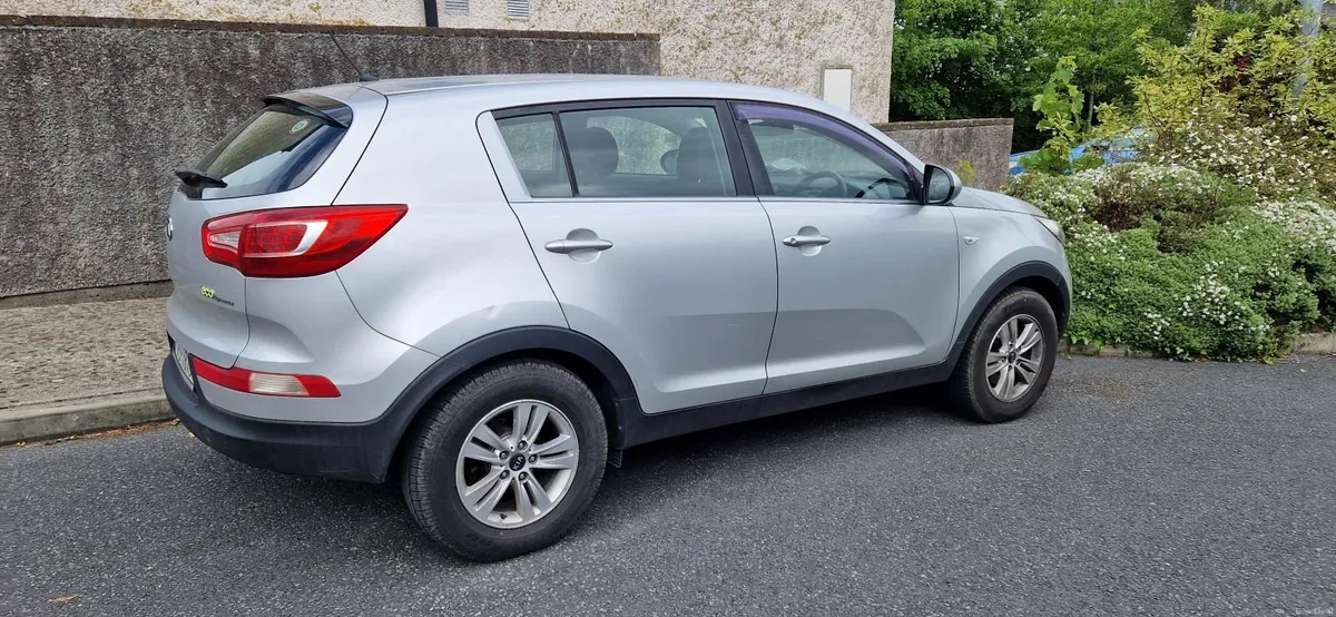 Kia Sportage 2011 - Image 2