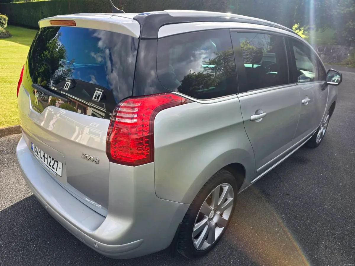 Peugeot 5008 7 seats - Image 4