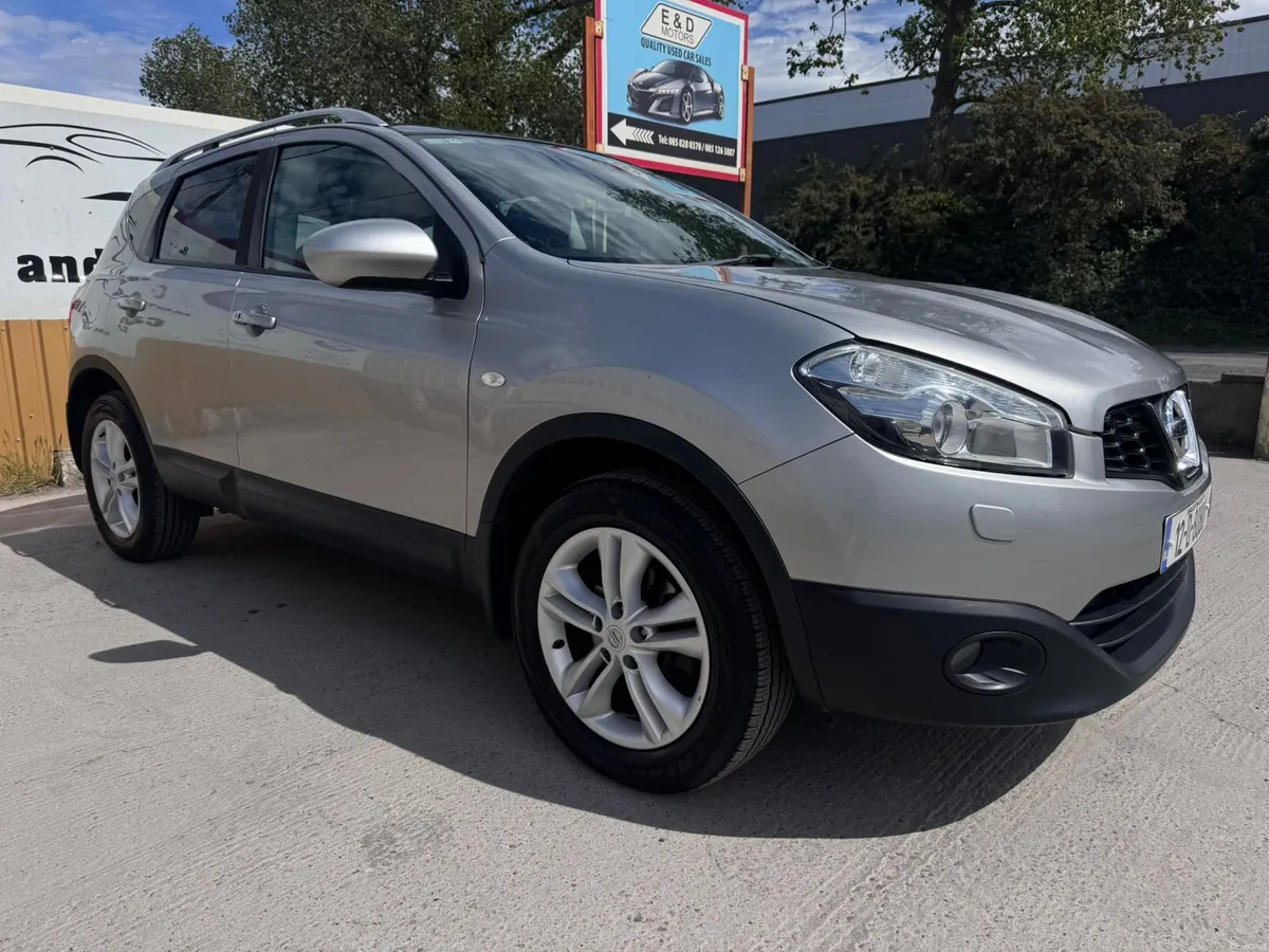 12 Nissan Qashqai 1.6 Petrol SVE Leather Bose - Image 2