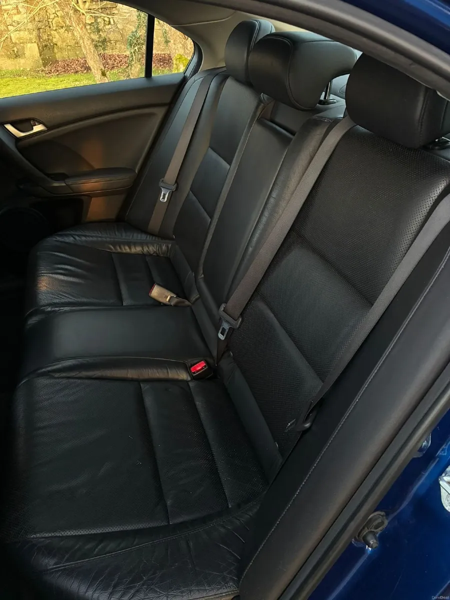 Honda Accord 2011 - Image 3