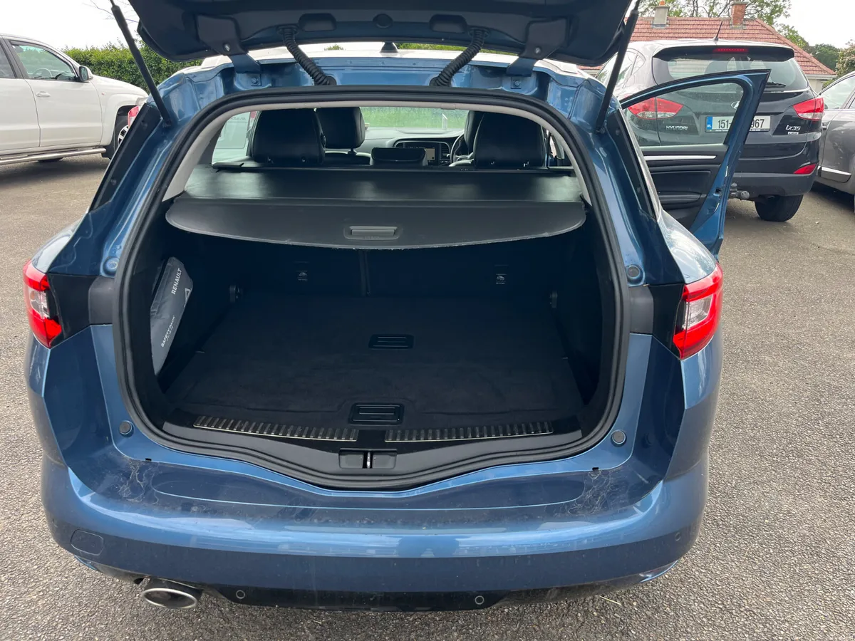 Renault Megane 2018 - Image 6
