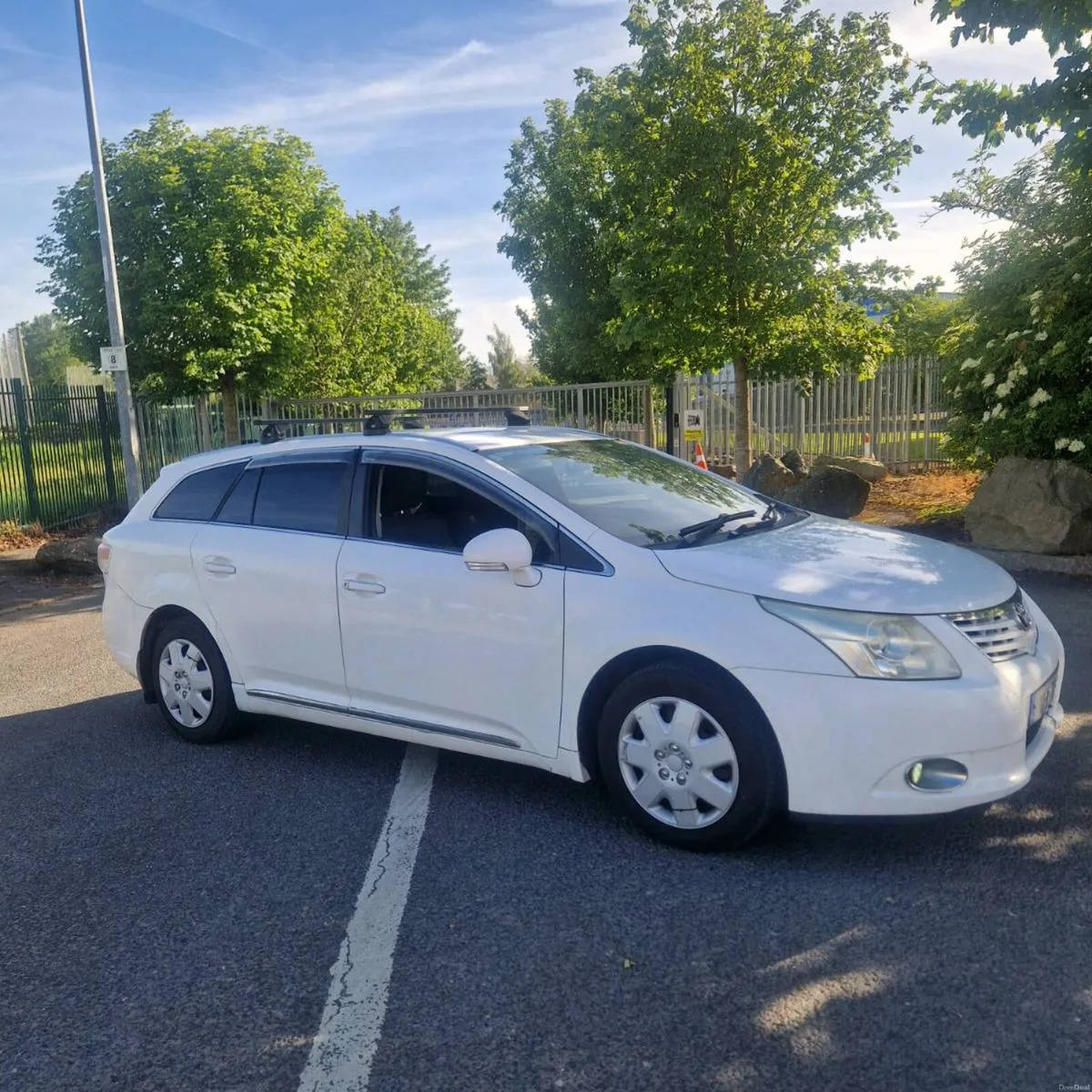 Toyota avensis NCT 8/26 - Image 1