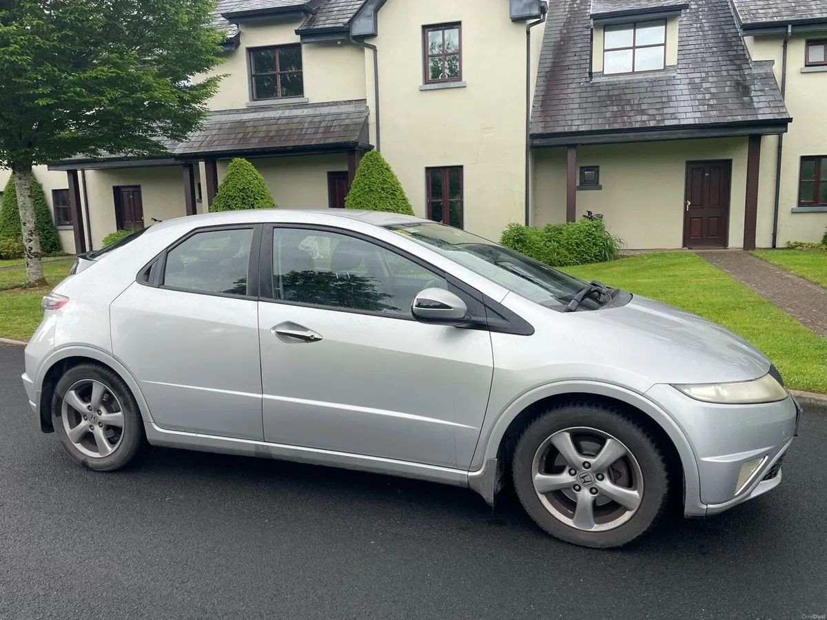 Honda Civic 1.4Petrol Manual-2011 Price negotiable - Image 4