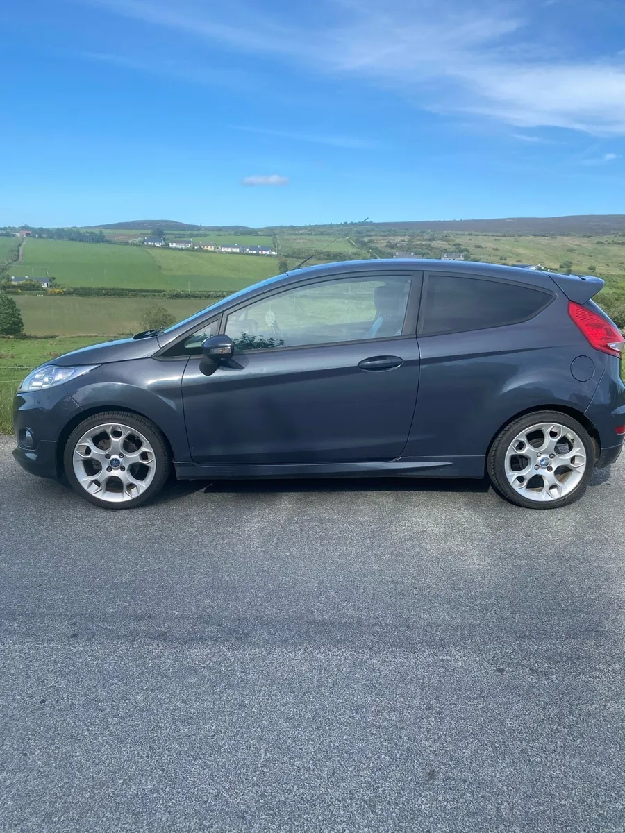 Ford Fiesta - Image 4