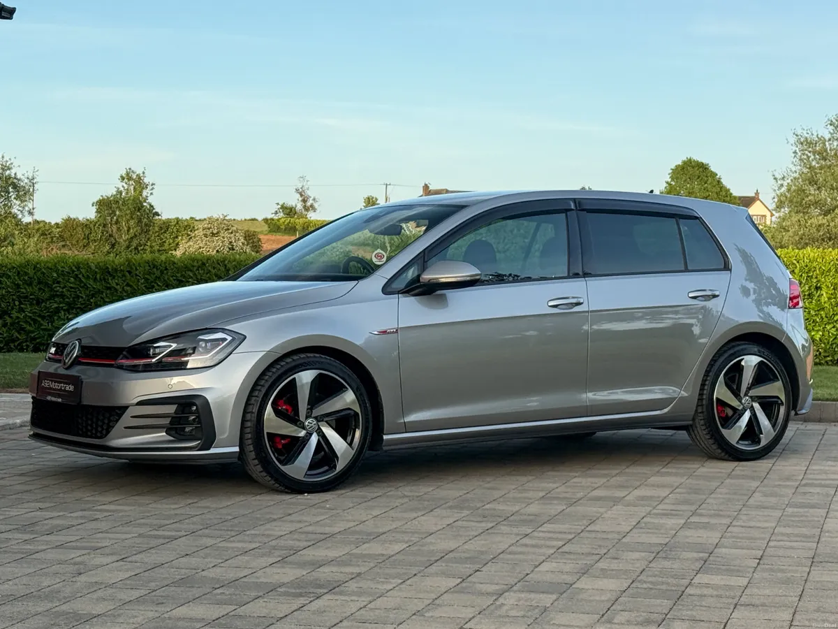 2017 Volkswagen Golf GTI - Image 3