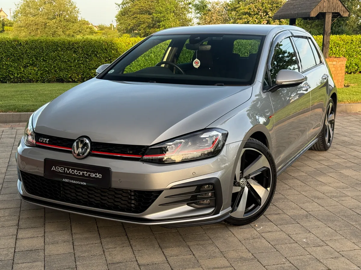 2017 Volkswagen Golf GTI - Image 2